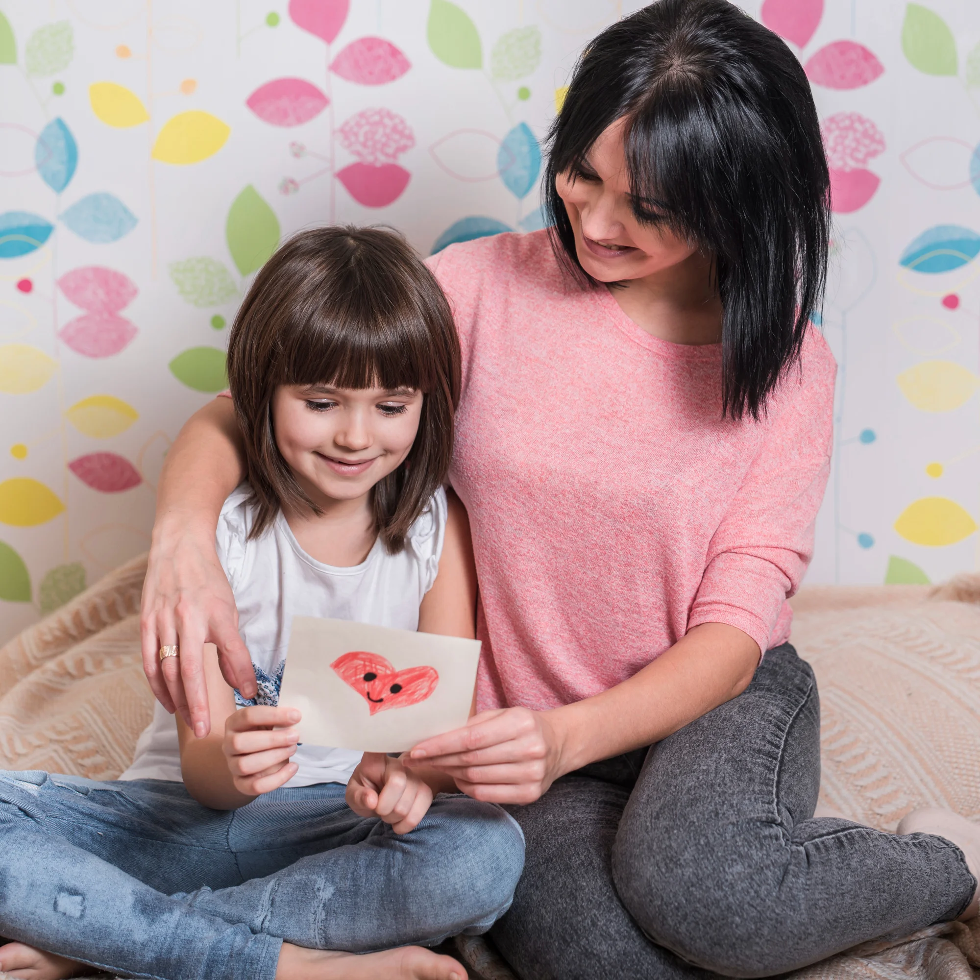 Mamá conectando con su hijo de 6 a 9 años
